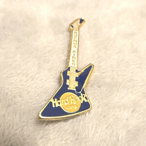 #483 Hard Rock Cafe BUENOS AIRES Guitar PIN